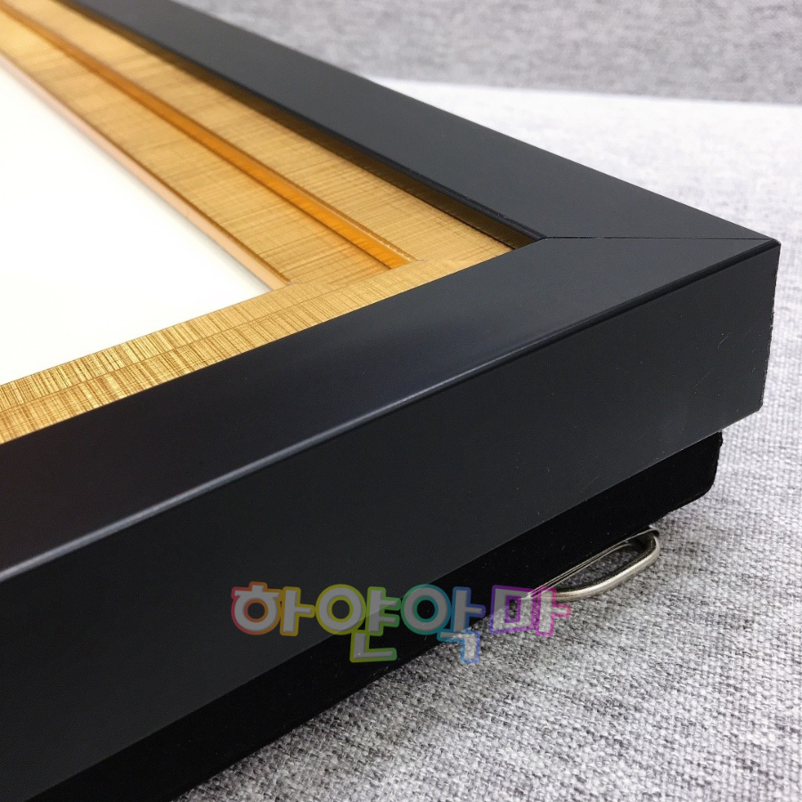 하얀악마 에르 액자 (3).jpg