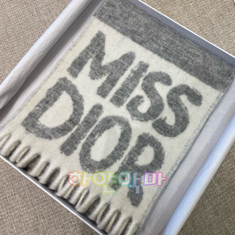 하얀악마 디올 목도리 (3).jpg