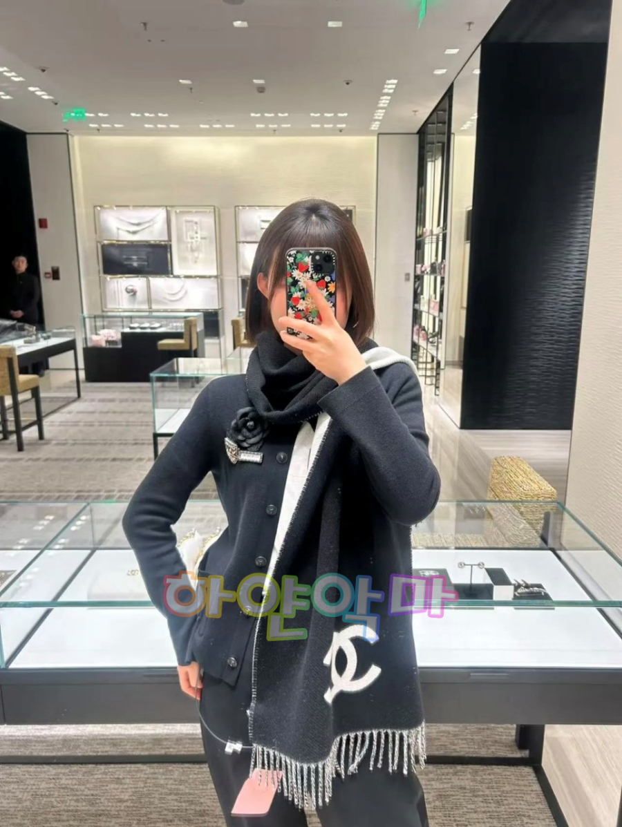 하얀악마 샤넬 목도리 (1).jpg