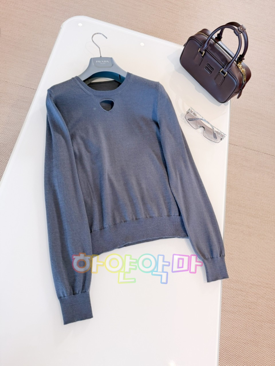 하얀악마 프라다 니트 (4).jpg