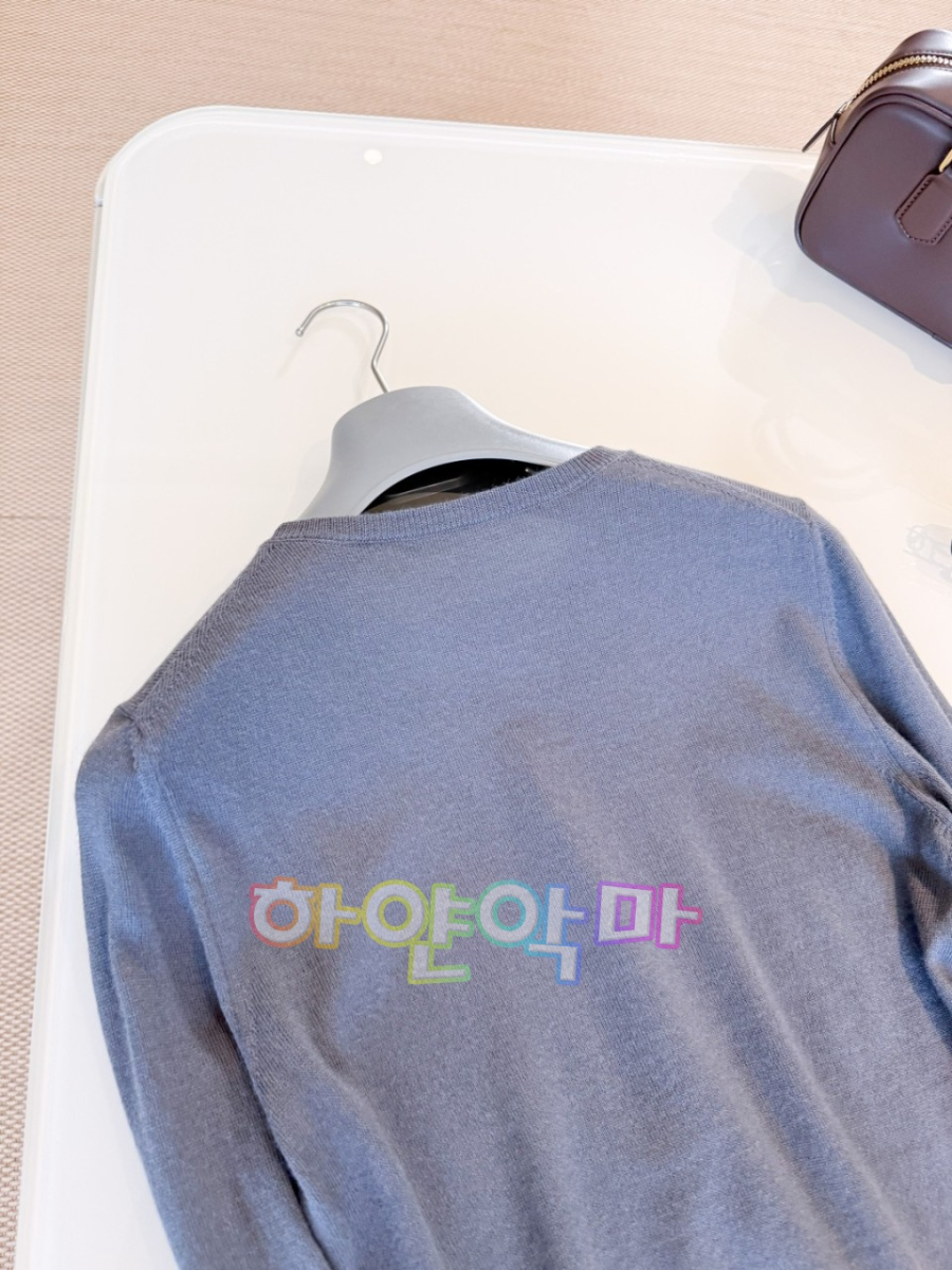 하얀악마 프라다 니트 (7).jpg