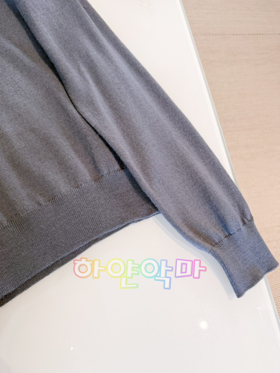 하얀악마 프라다 니트 (13).jpg