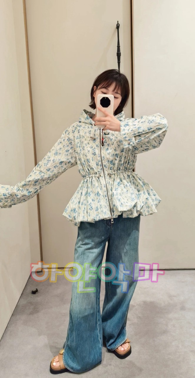 하얀악마 로에베 코트 (2).jpg