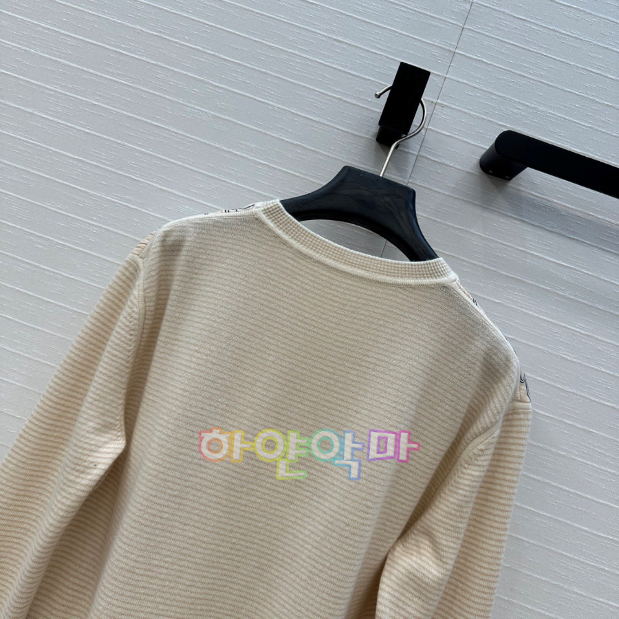 하얀악마 에르 니트 (11).jpg