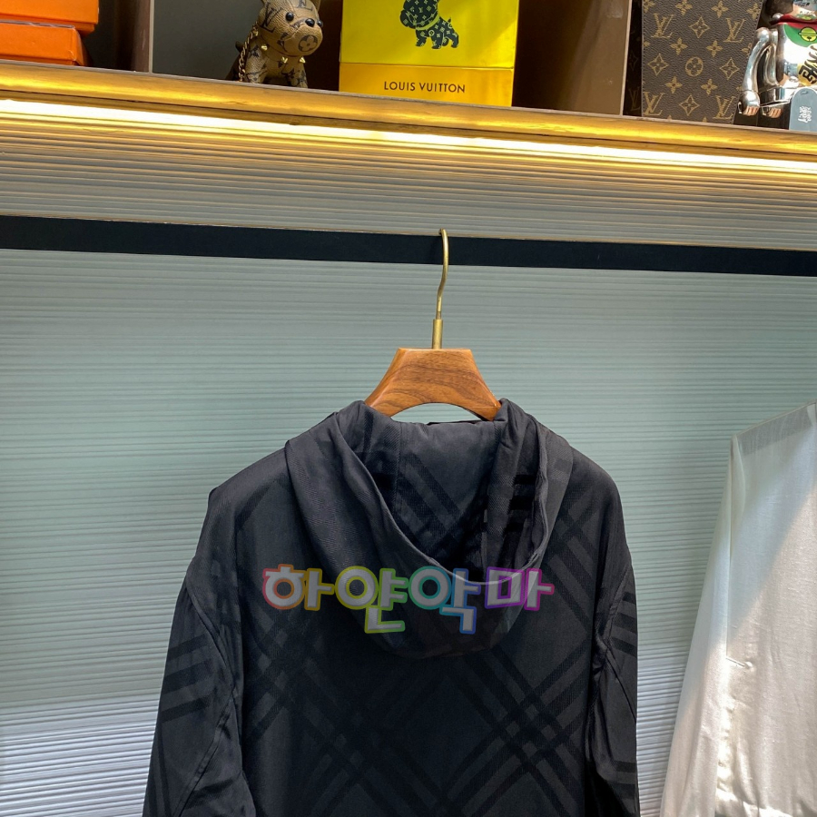 하얀악마 버버리 점퍼 (9).jpg