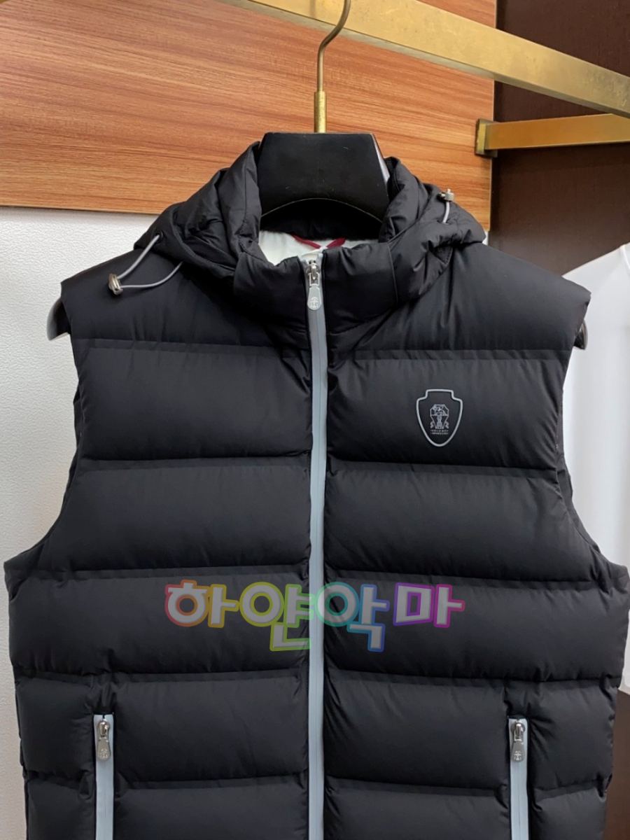 하얀악마 쿠치 패딩조끼 (2).jpg