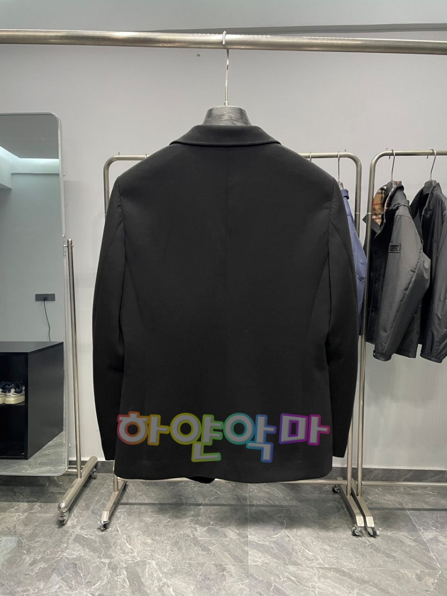 하얀악마 제냐 자켓 (4).jpg