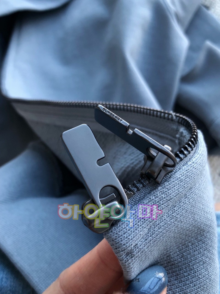 하얀악마 버버리 집업 (11).jpg