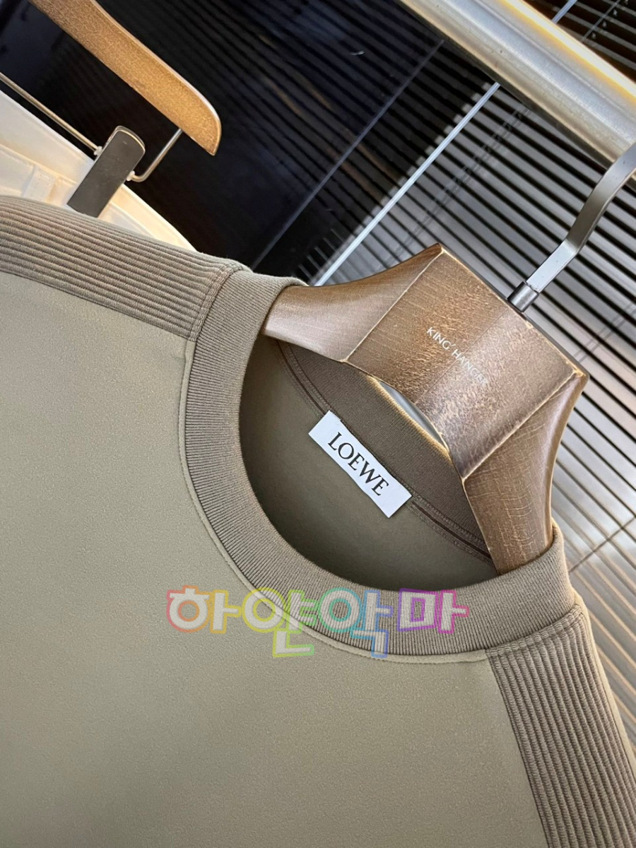 하얀악마 로에베 티셔츠 (4).jpg