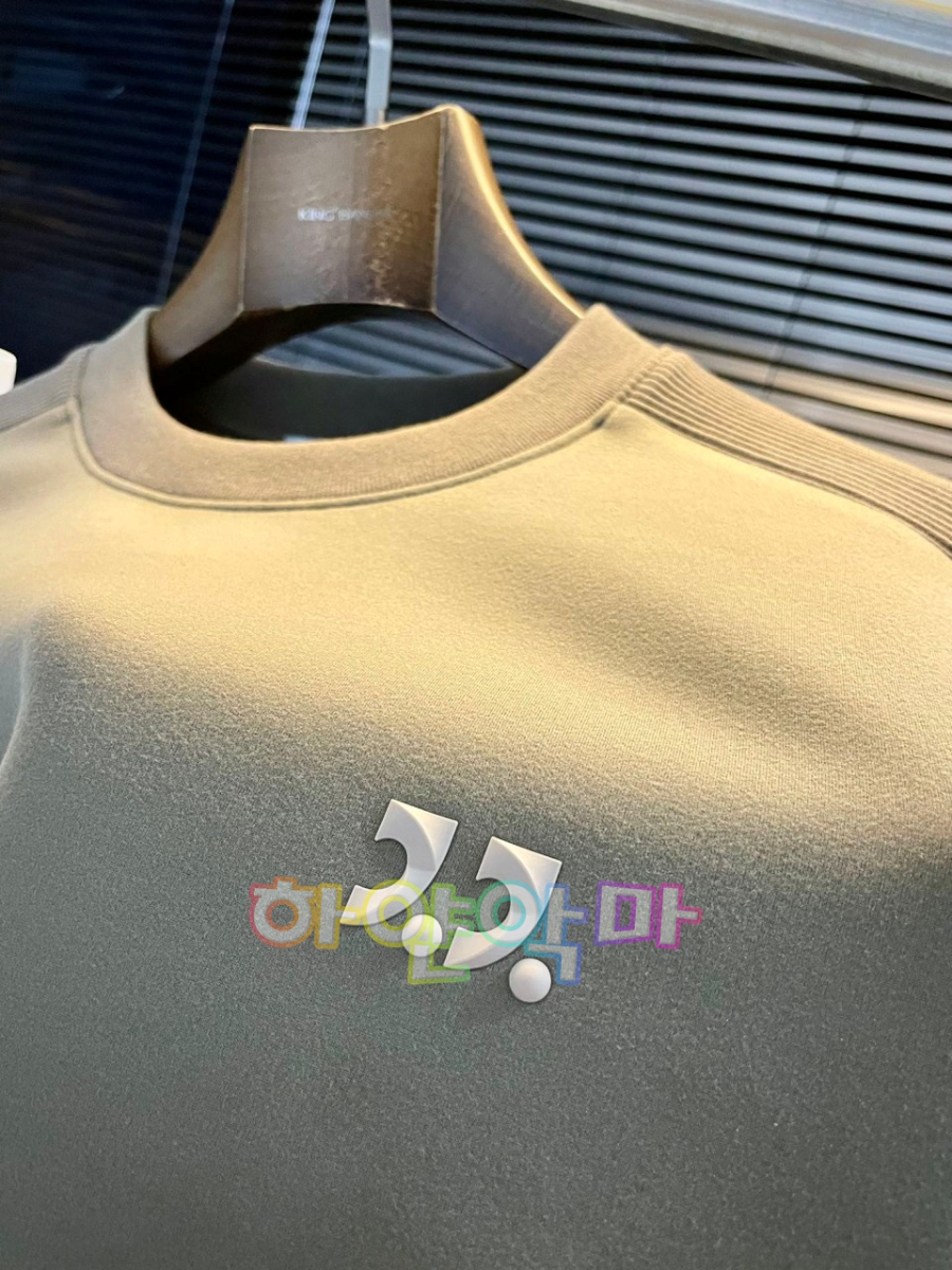 하얀악마 로에베 티셔츠 (7).jpg