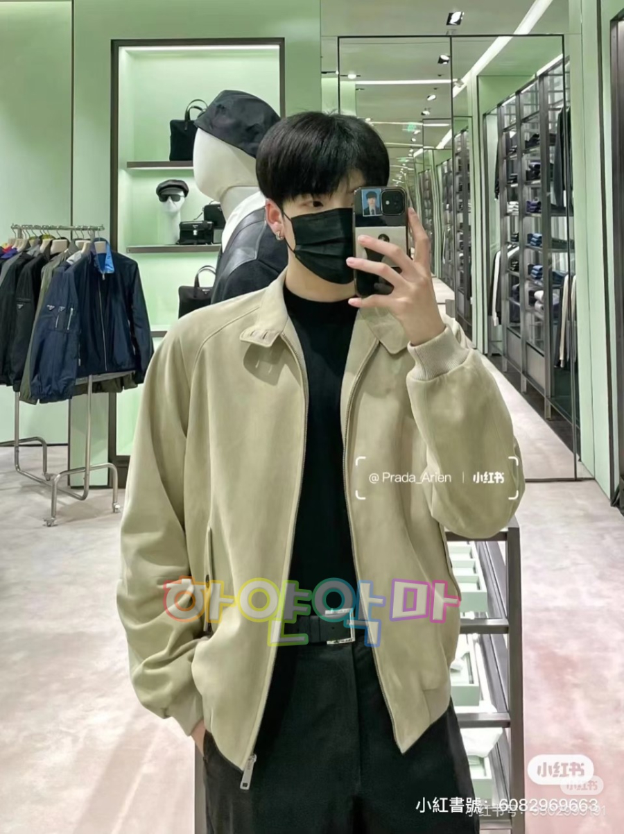 하얀악마 프라다 자켓 (2).jpg