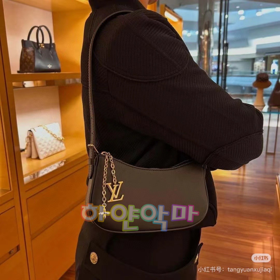 하얀악마 루이 포쉐트 (2).jpg