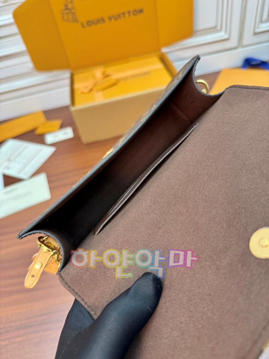 하얀악마 루이 체인백 (7).jpg