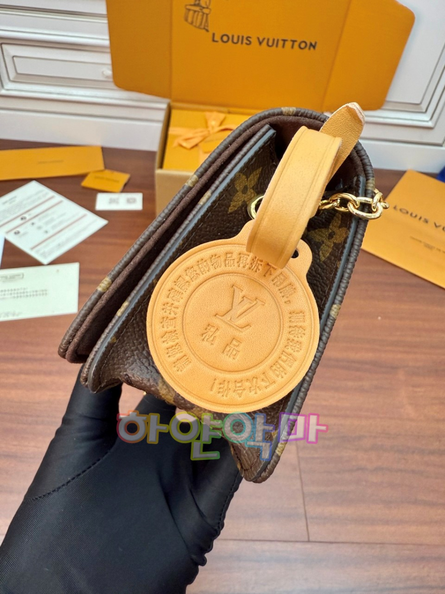 하얀악마 루이 체인백 (12).jpg