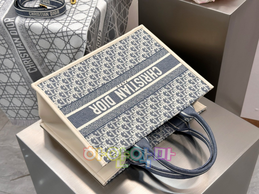 하얀악마 디올 북토트 (7).jpg