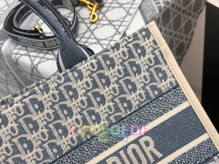 하얀악마 디올 북토트 (10).jpg