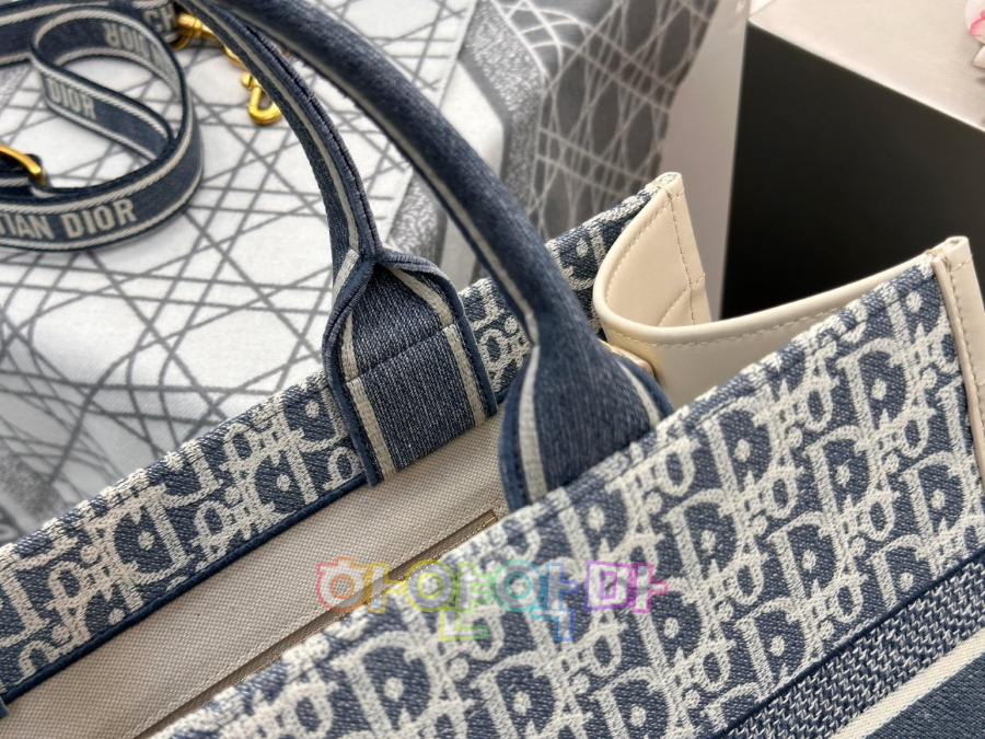 하얀악마 디올 북토트 (14).jpg