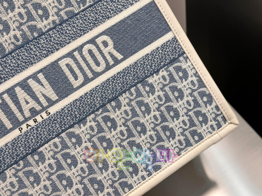 하얀악마 디올 북토트 (15).jpg