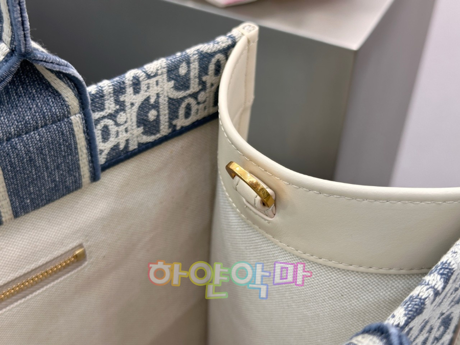 하얀악마 디올 북토트 (18).jpg