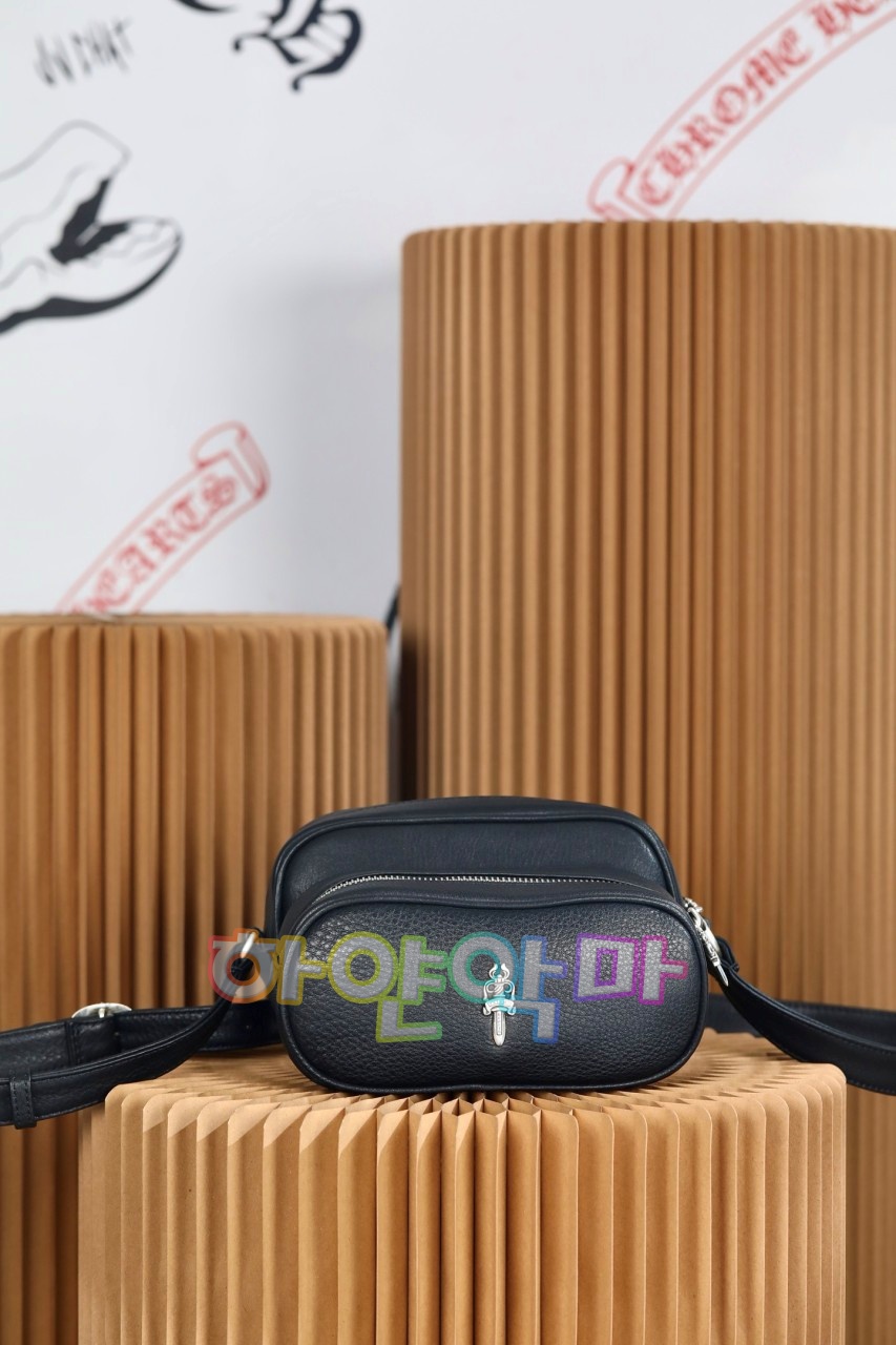 하얀악마 크롬하츠 카메라백 (2).jpg