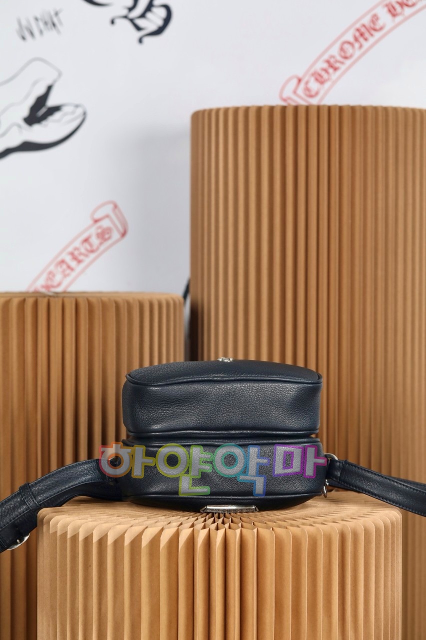 하얀악마 크롬하츠 카메라백 (8).jpg