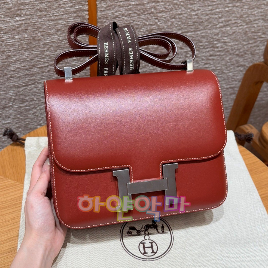 하얀악마 에르 콘스탄스 (1).jpg