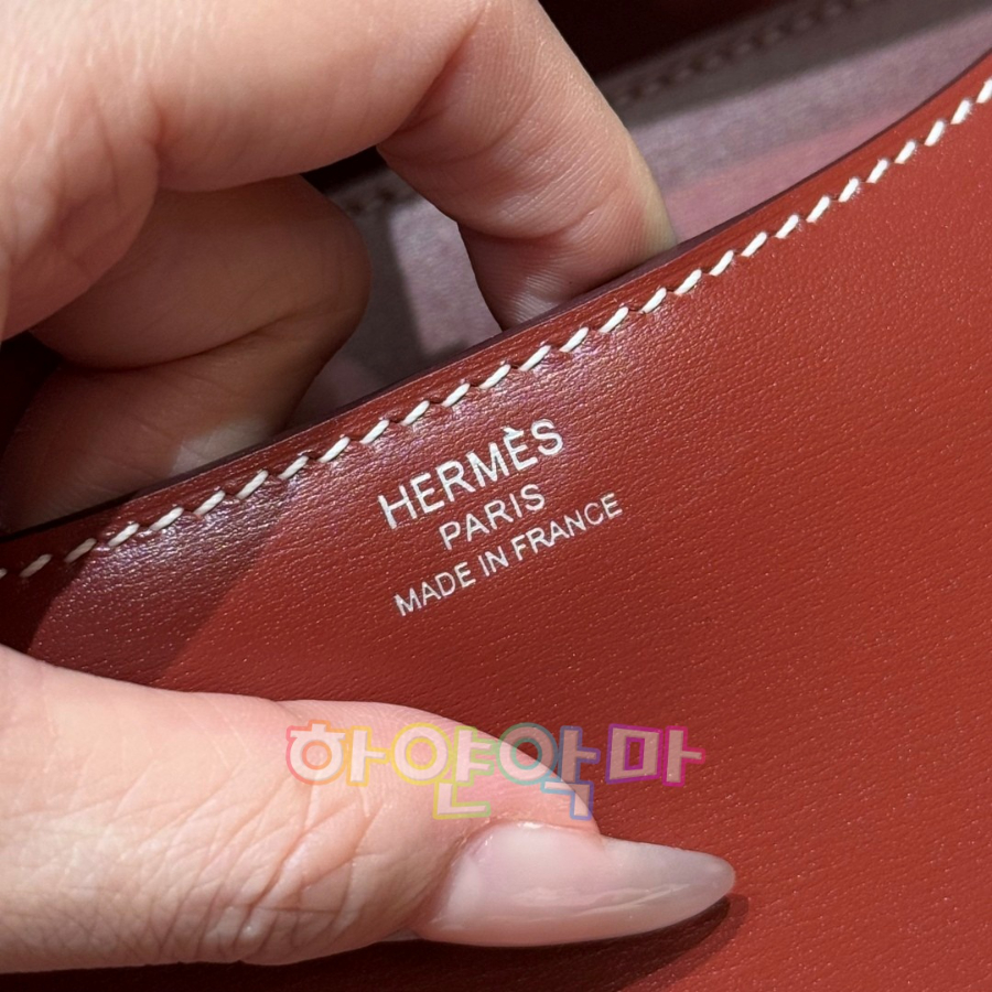 하얀악마 에르 콘스탄스 (8).jpg