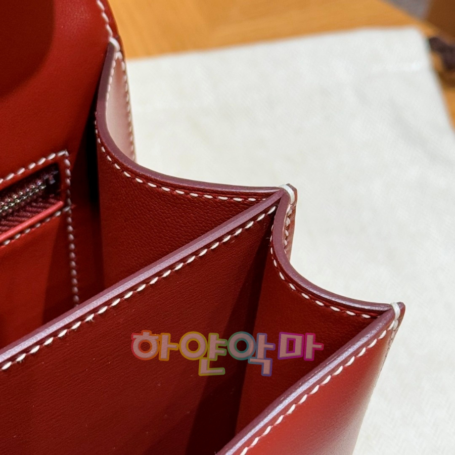 하얀악마 에르 콘스탄스 (16).jpg