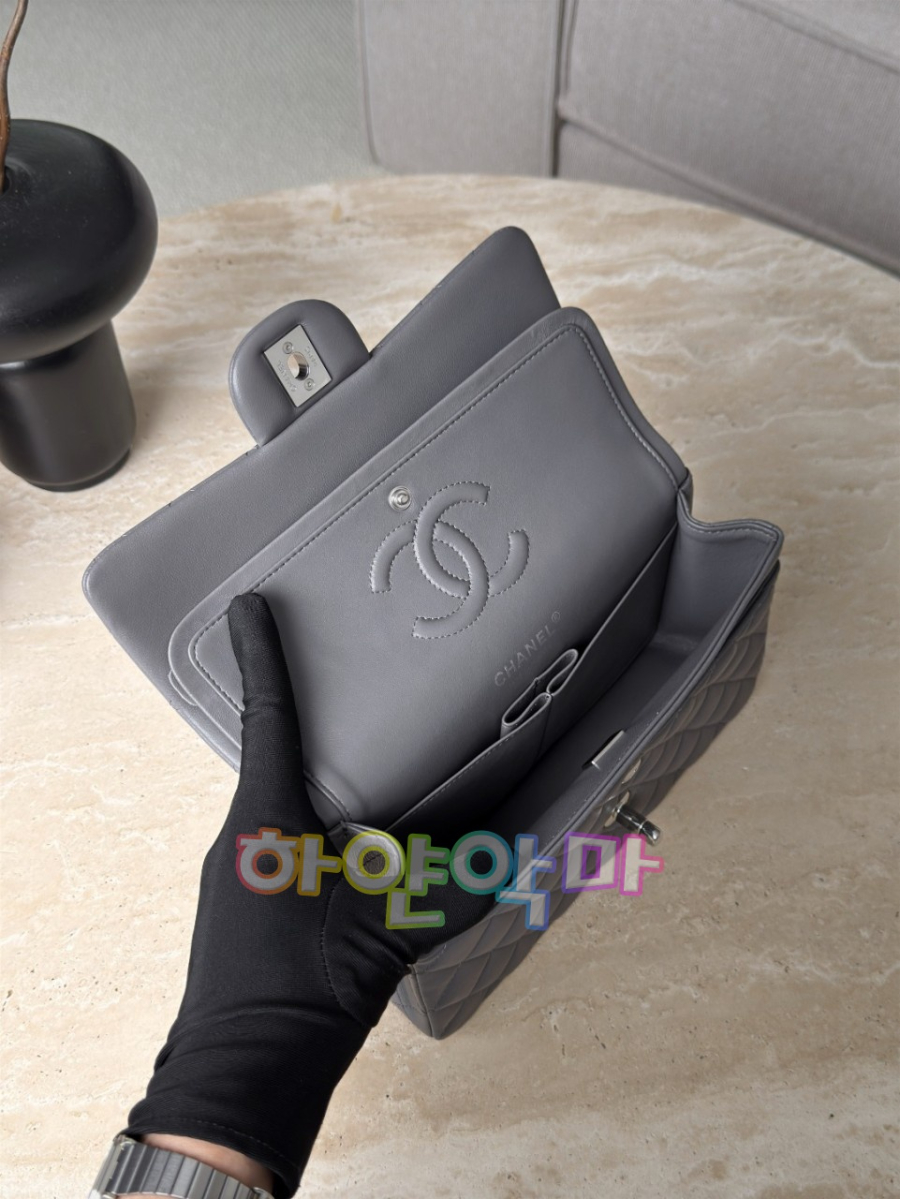 하얀악마 샤넬 플랩백 (9).jpg