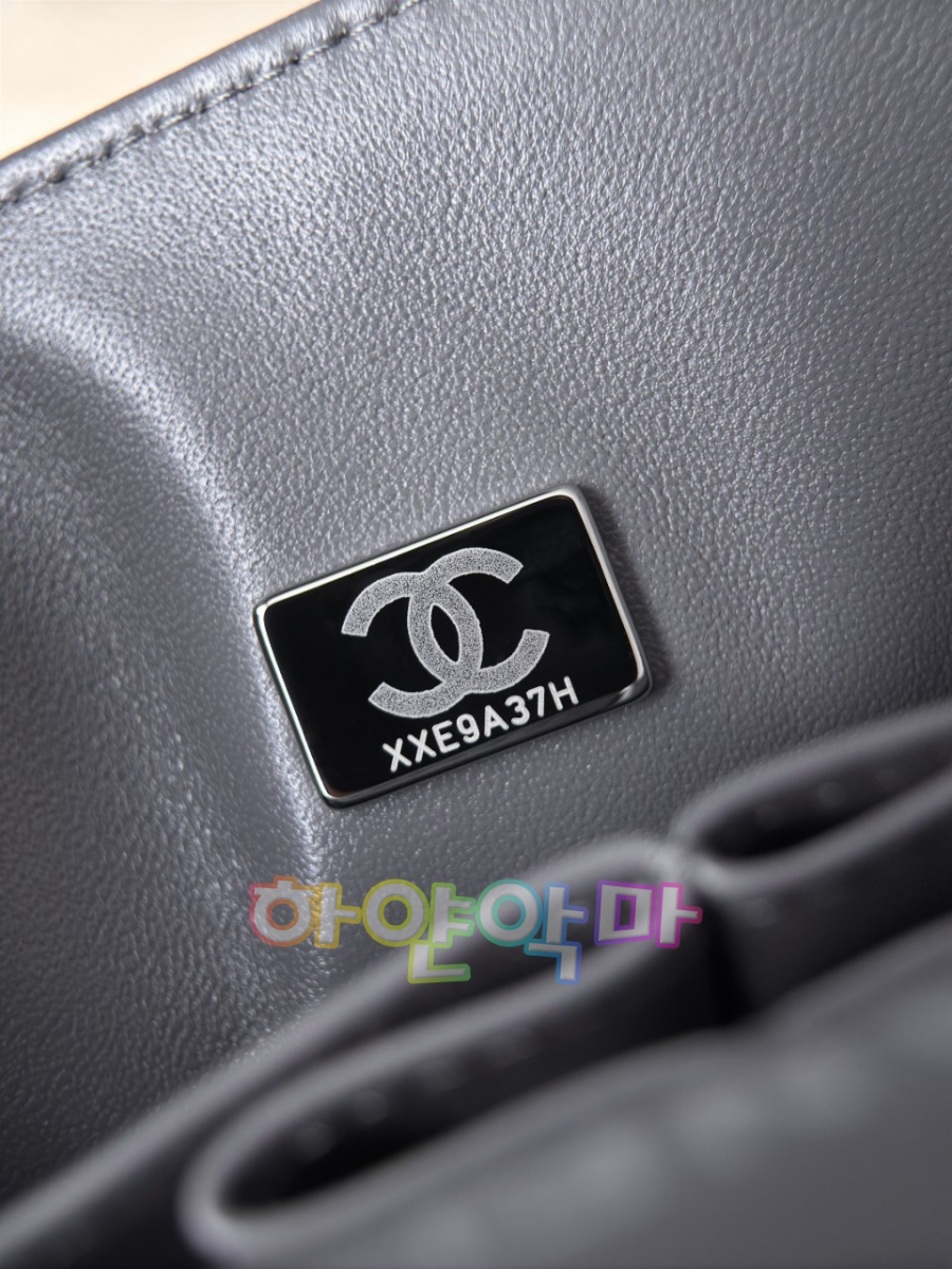 하얀악마 샤넬 플랩백 (14).jpg