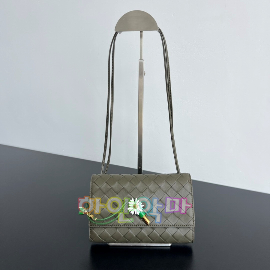 하얀악마 보테가 파우치 (2).jpg