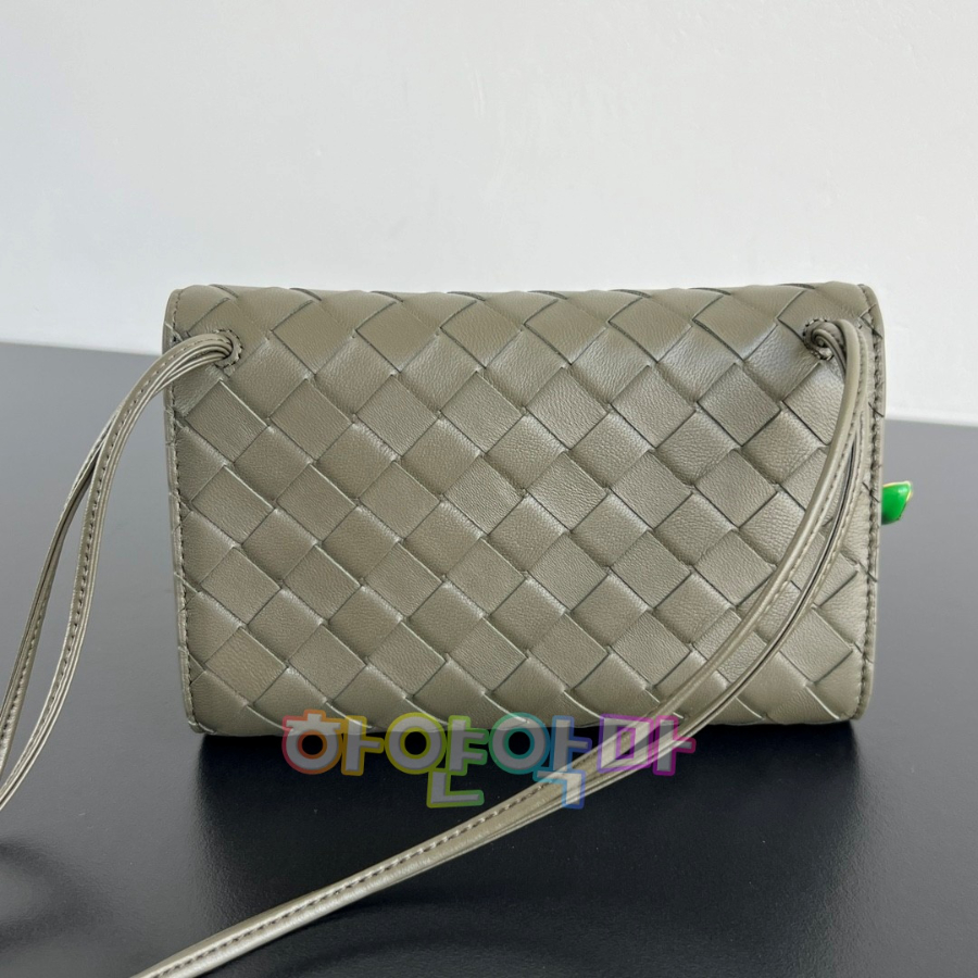 하얀악마 보테가 파우치 (4).jpg