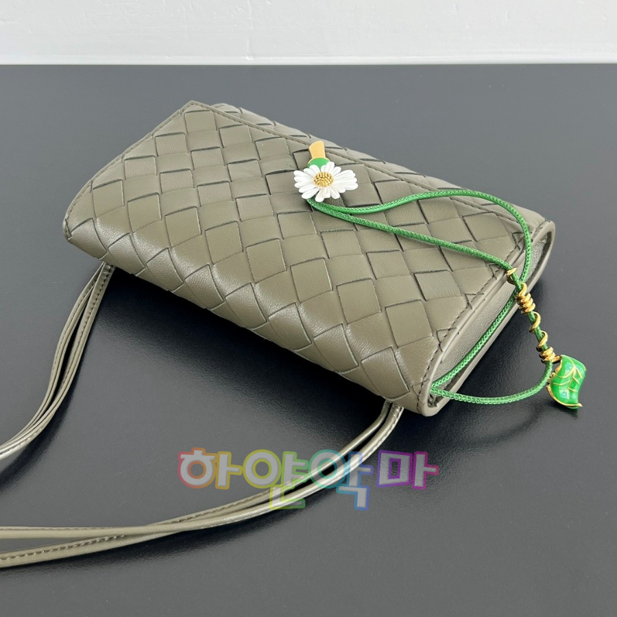 하얀악마 보테가 파우치 (6).jpg