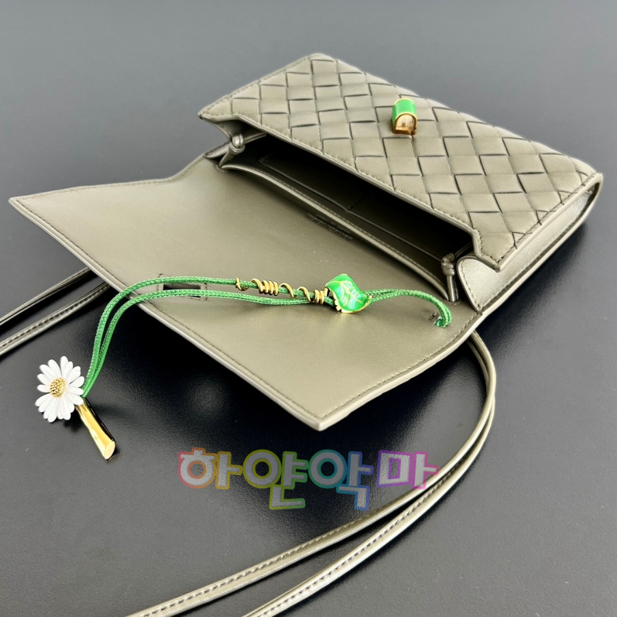 하얀악마 보테가 파우치 (7).jpg