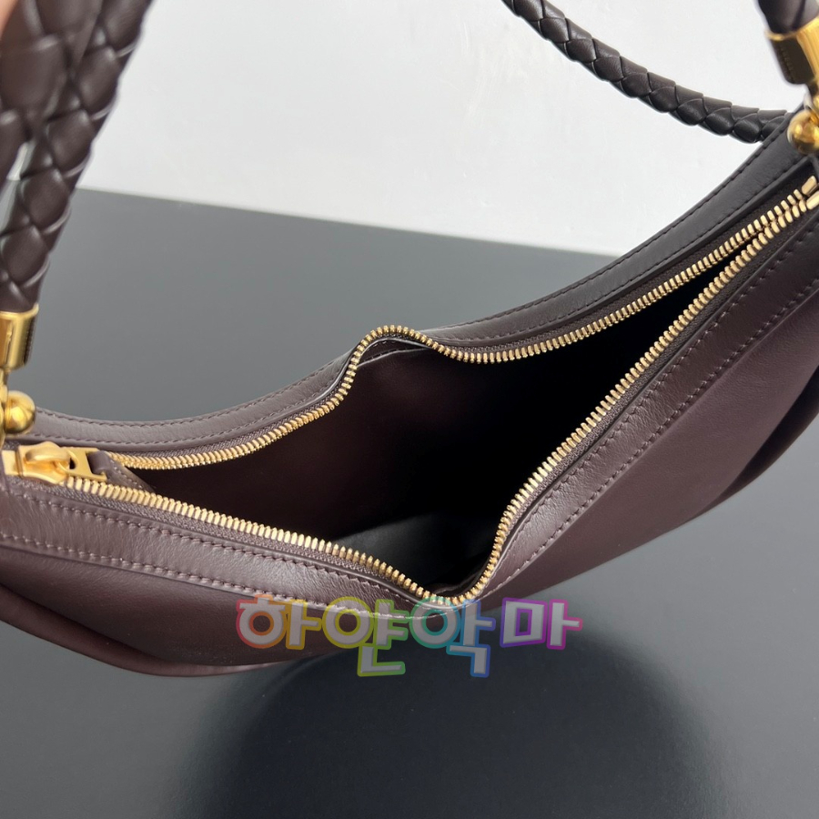 하얀악마 보테가 훌라우프 (5).jpg