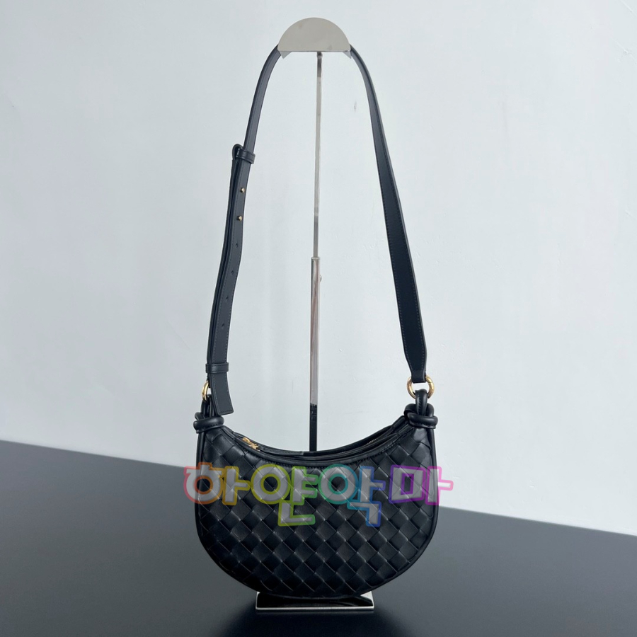 하얀악마 보테가 제멜리 (2).jpg