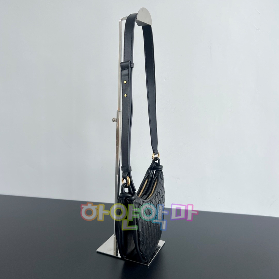 하얀악마 보테가 제멜리 (3).jpg