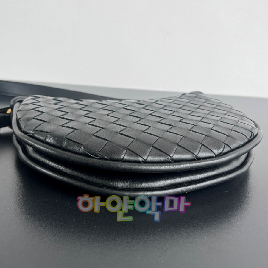 하얀악마 보테가 제멜리 (4).jpg