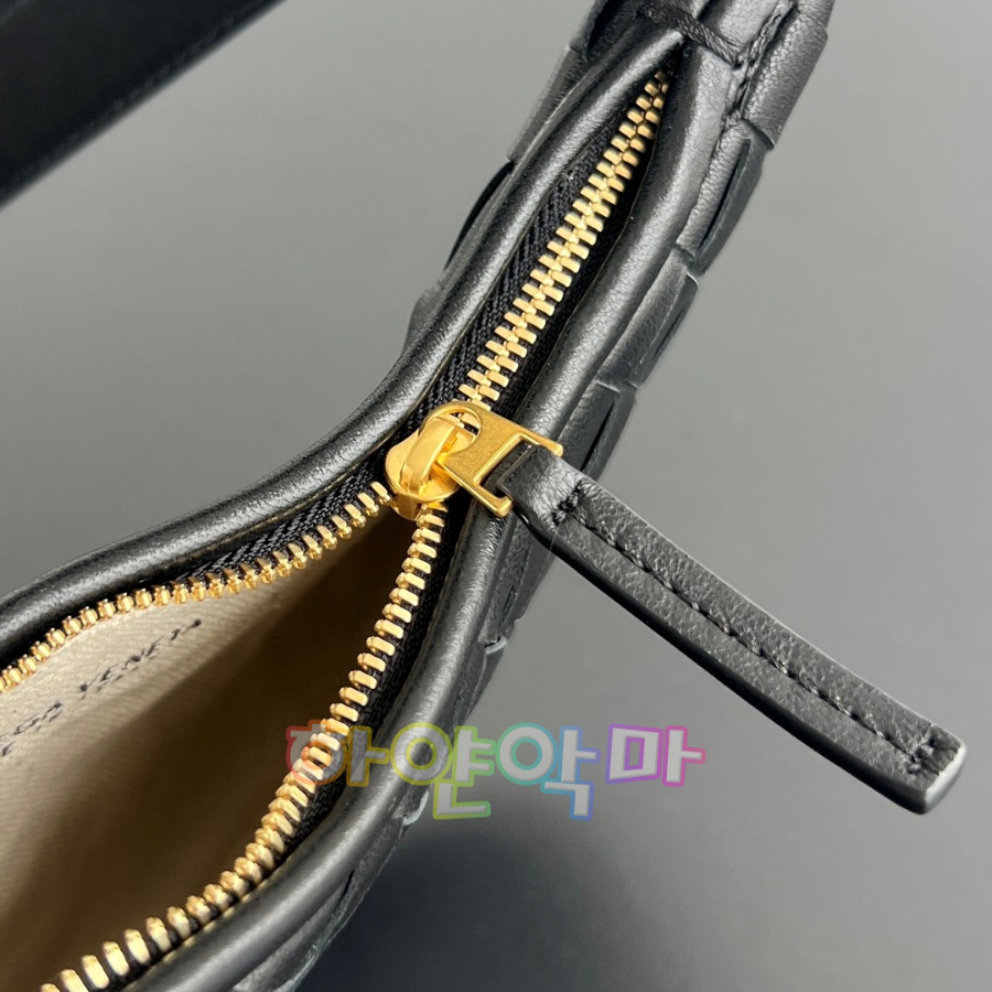 하얀악마 보테가 제멜리 (8).jpg