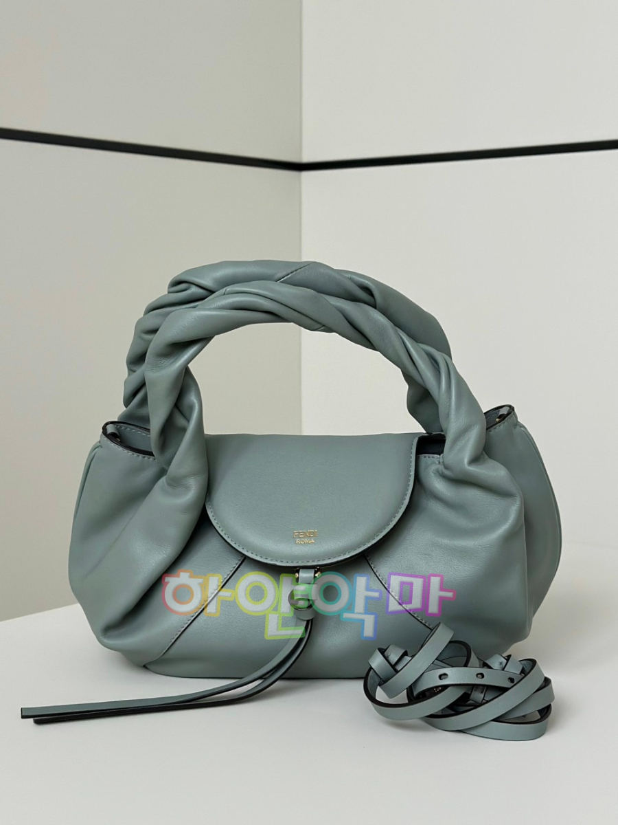 하얀악마 펜디 스파이 (3).jpg