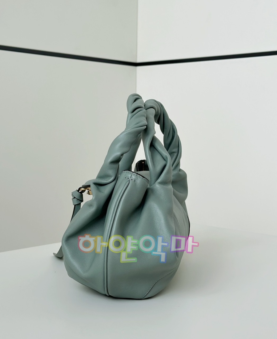 하얀악마 펜디 스파이 (4).jpg