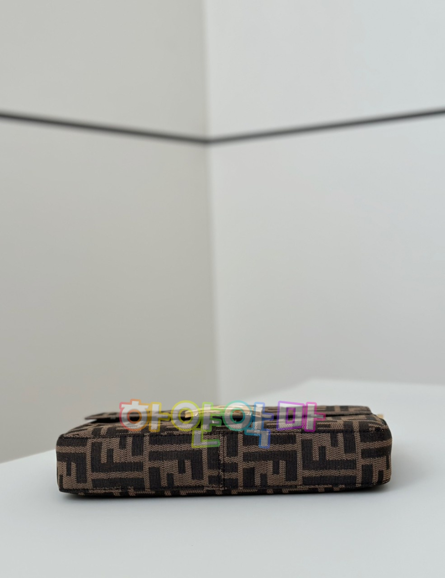 하얀악마 펜디 바게트 (5).jpg