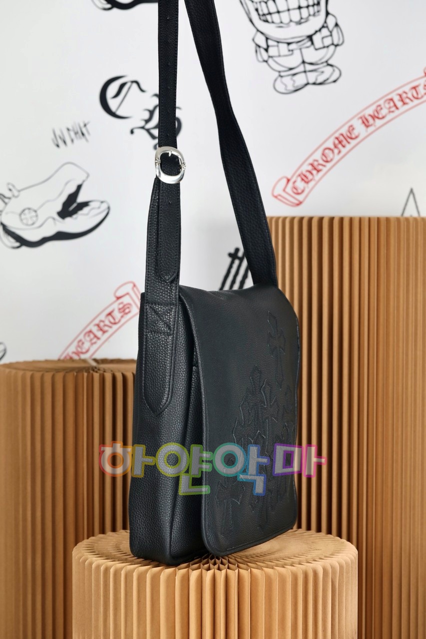 하얀악마 크롬하츠 크로스백 (6).jpg