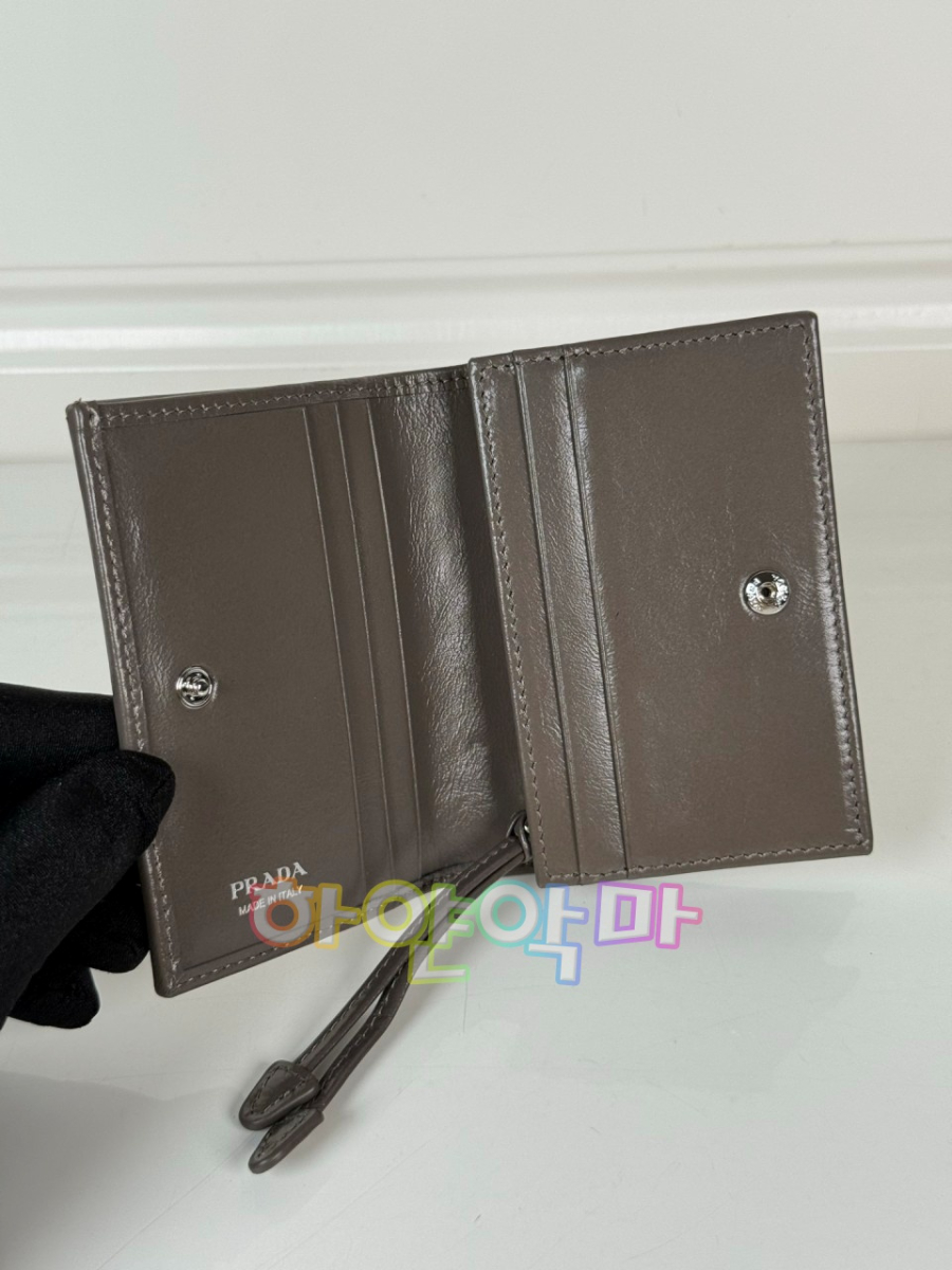 하얀악마 프라다 지갑 (7).jpg