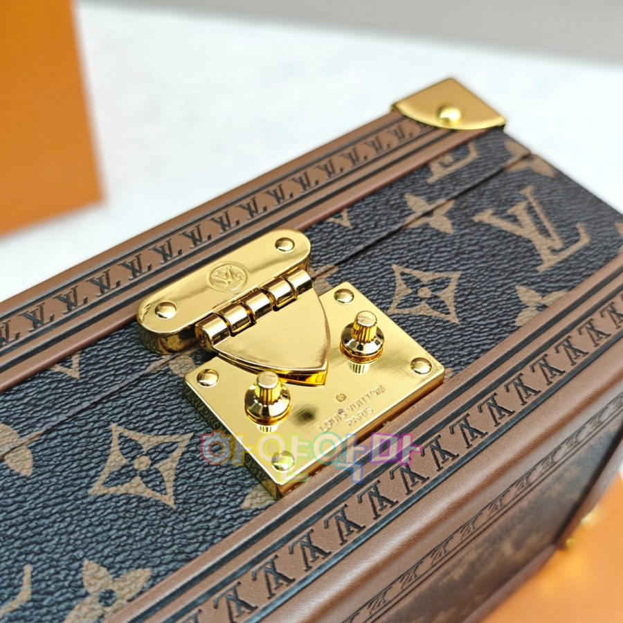 하얀악마 루이 케이스 (13).jpg