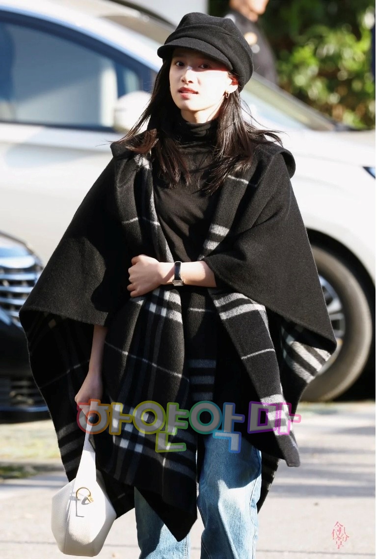 하얀악마 버버리 케이프 (2).jpg