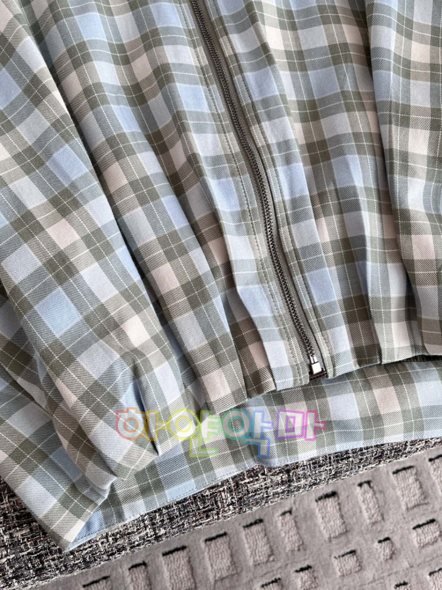 하얀악마 로에베 점퍼 (17).jpg