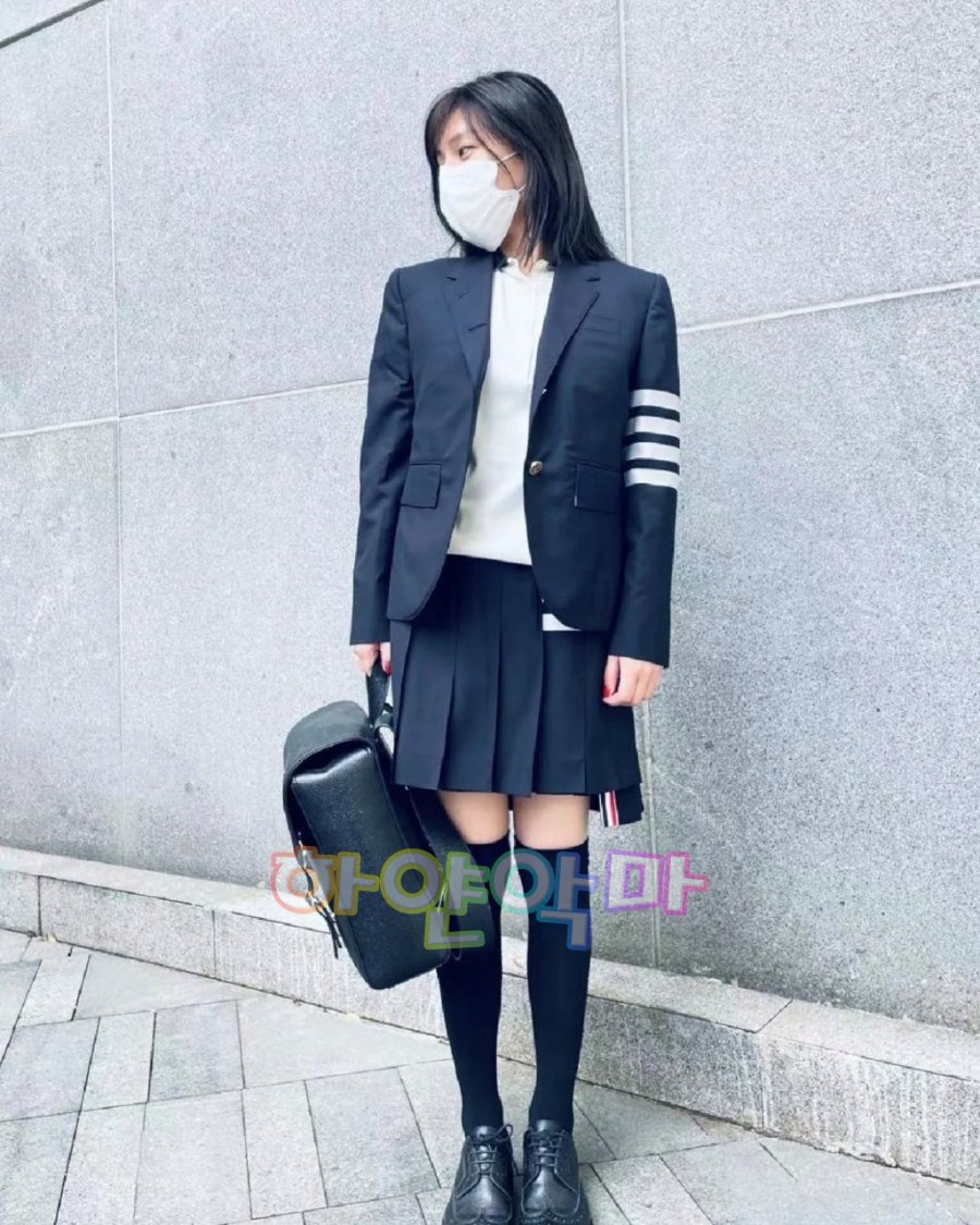 하얀악마 톰브라운 치마 (1).jpg