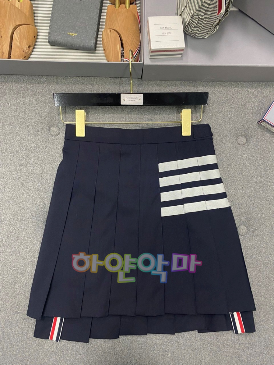 하얀악마 톰브라운 치마 (4).jpg