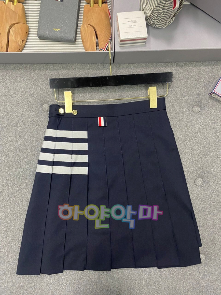 하얀악마 톰브라운 치마 (7).jpg